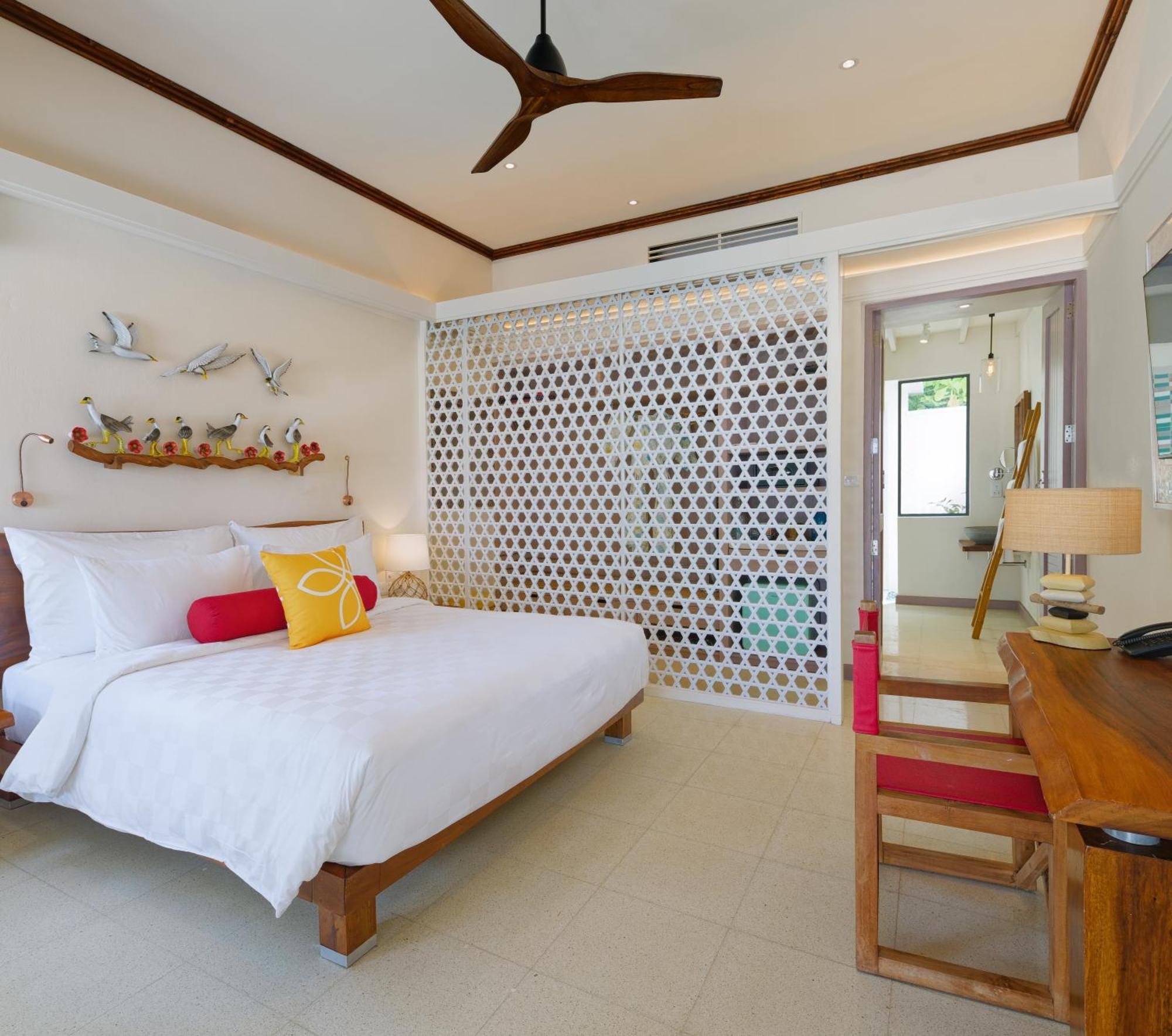 Deluxe Beach Villa Pool
